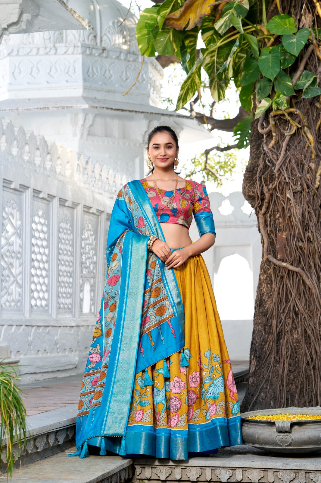 Presenting a perfectly blendedTussar silk lehenga for festive season to charm your look!β¨ - Navratri And other Festival